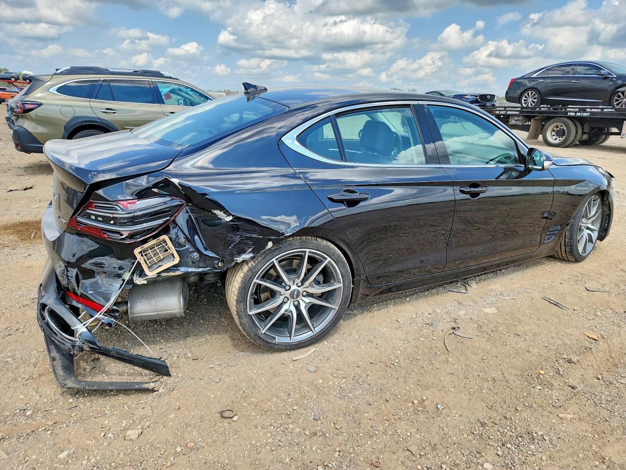 2022 Genesis G70 3.3T Standard - Image 3