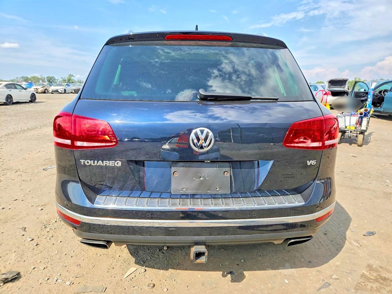 2015 Volkswagen Touareg V6 - Image 6
