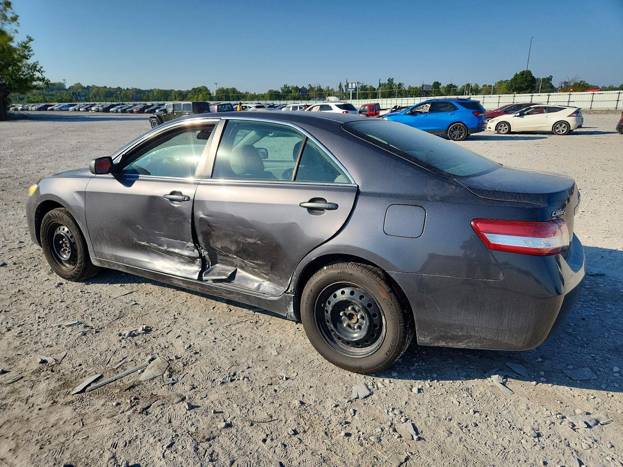 2011 Toyota Camry Le - Image 2