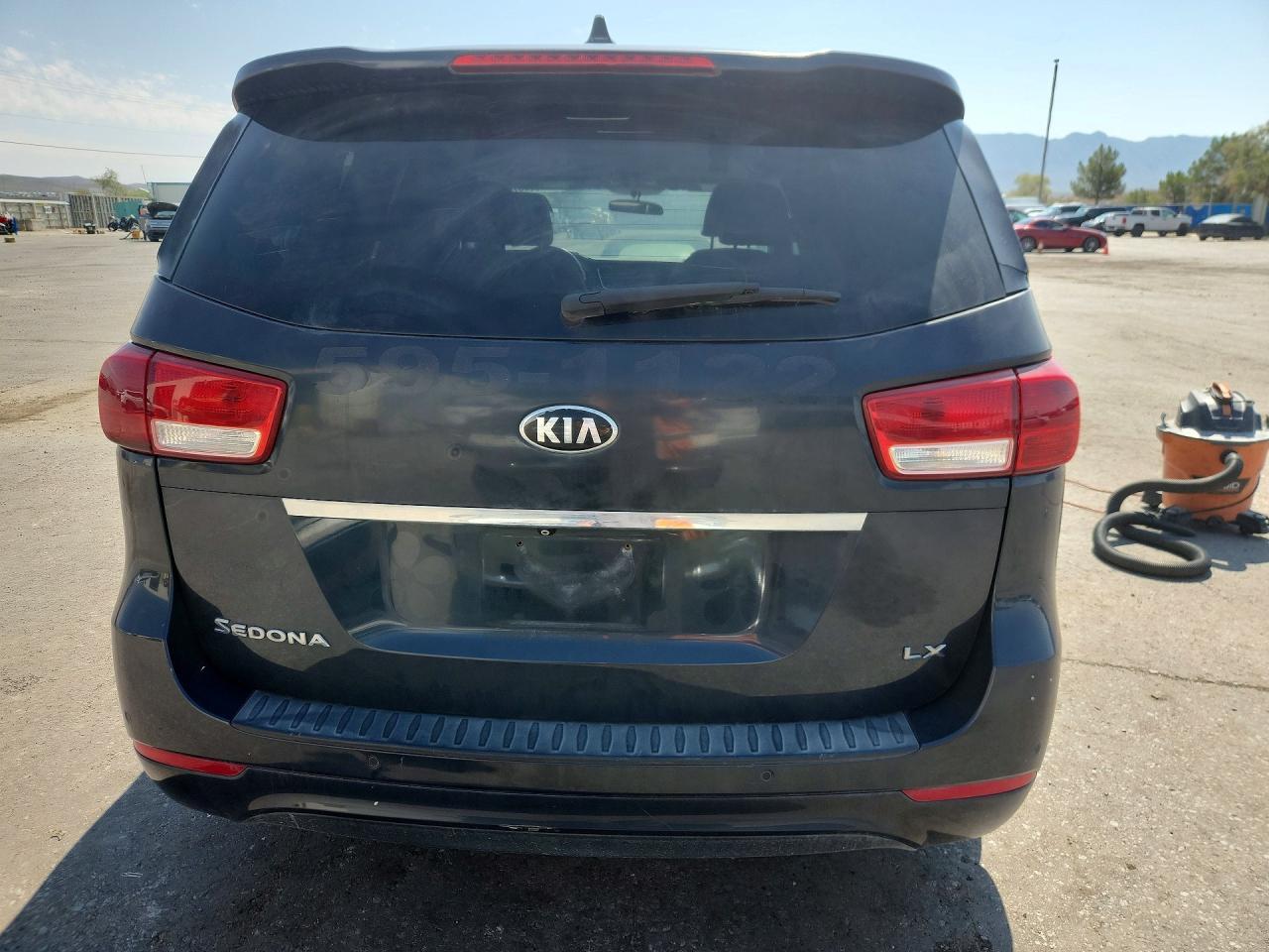 2016 Kia Sedona - Фото 6