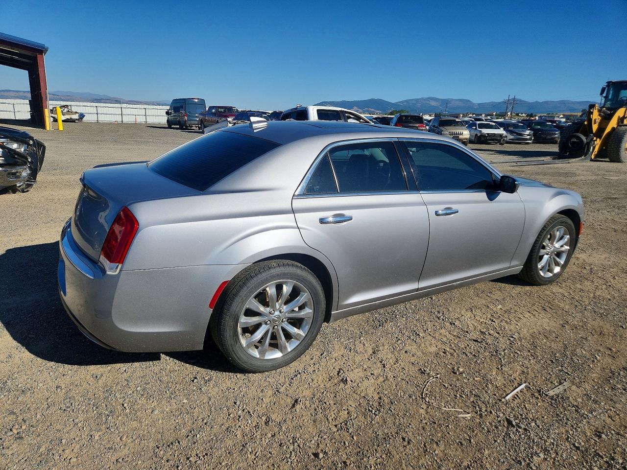 2016 Chrysler 300C - Image 3