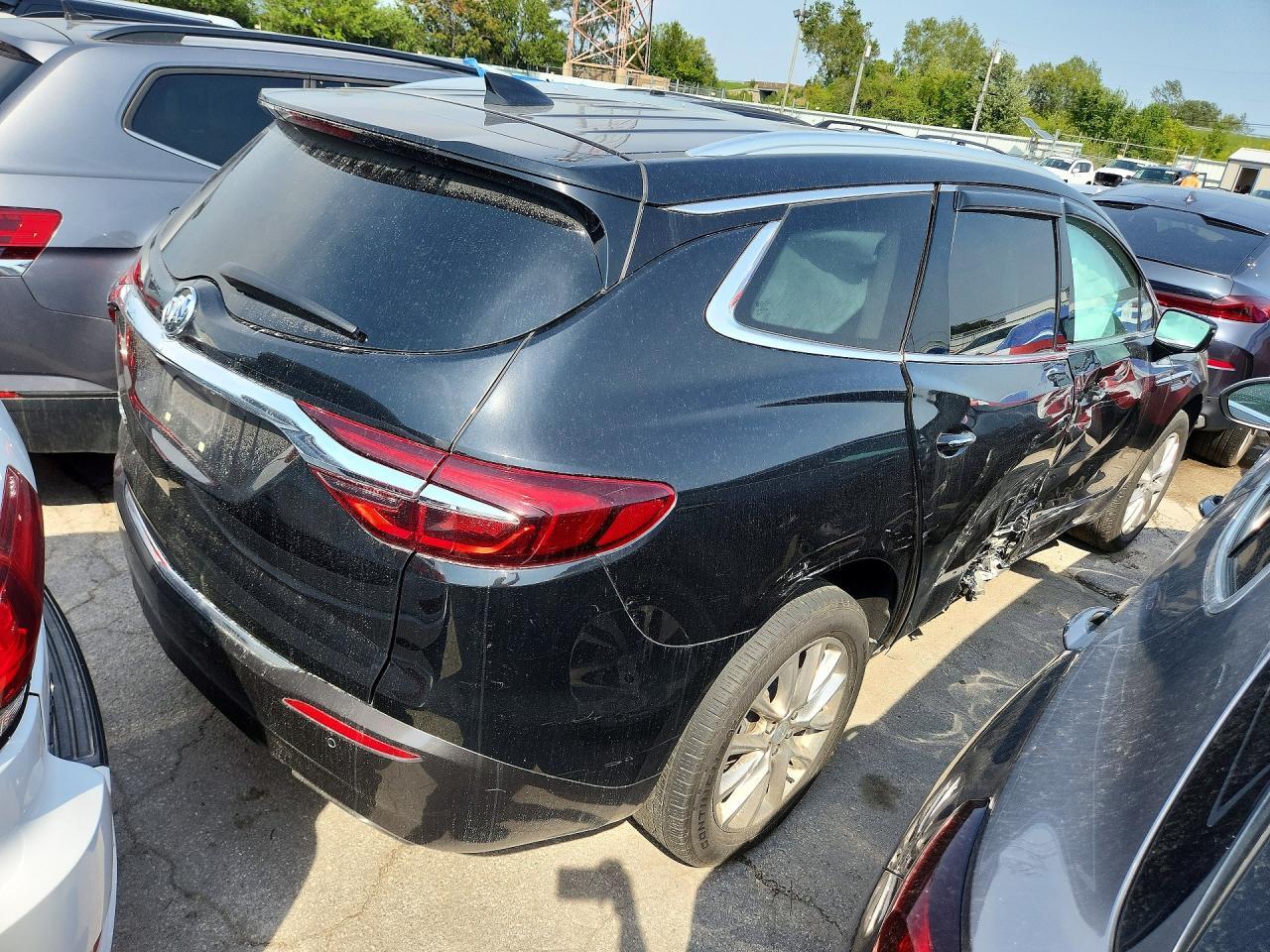 2020 Buick Enclave Essence - Image 3