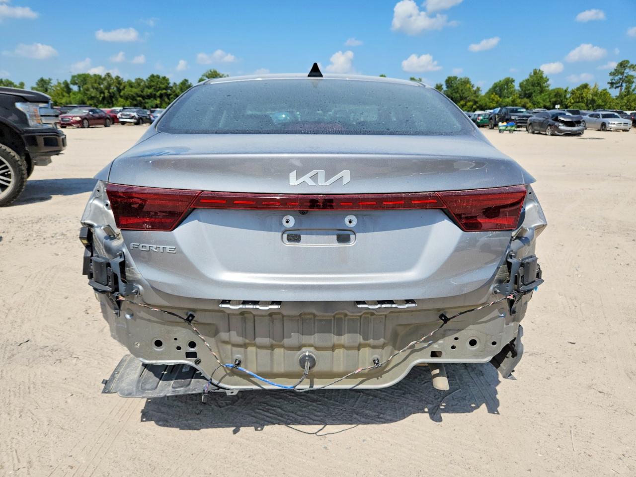 2024 Kia Forte Lxs - Image 6
