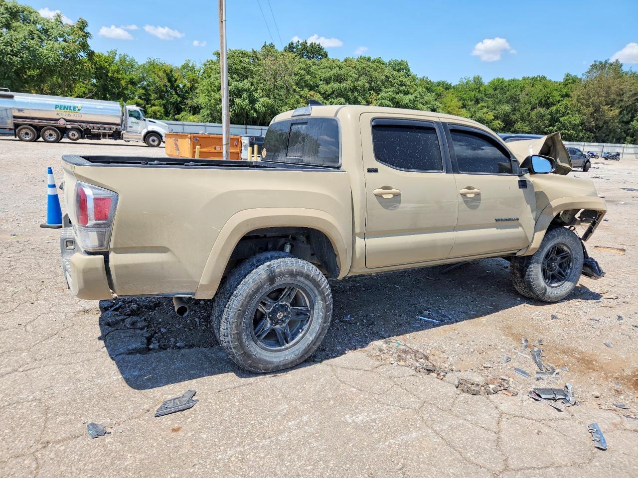 2018 Toyota Tacoma Sr5 V6 - Image 3