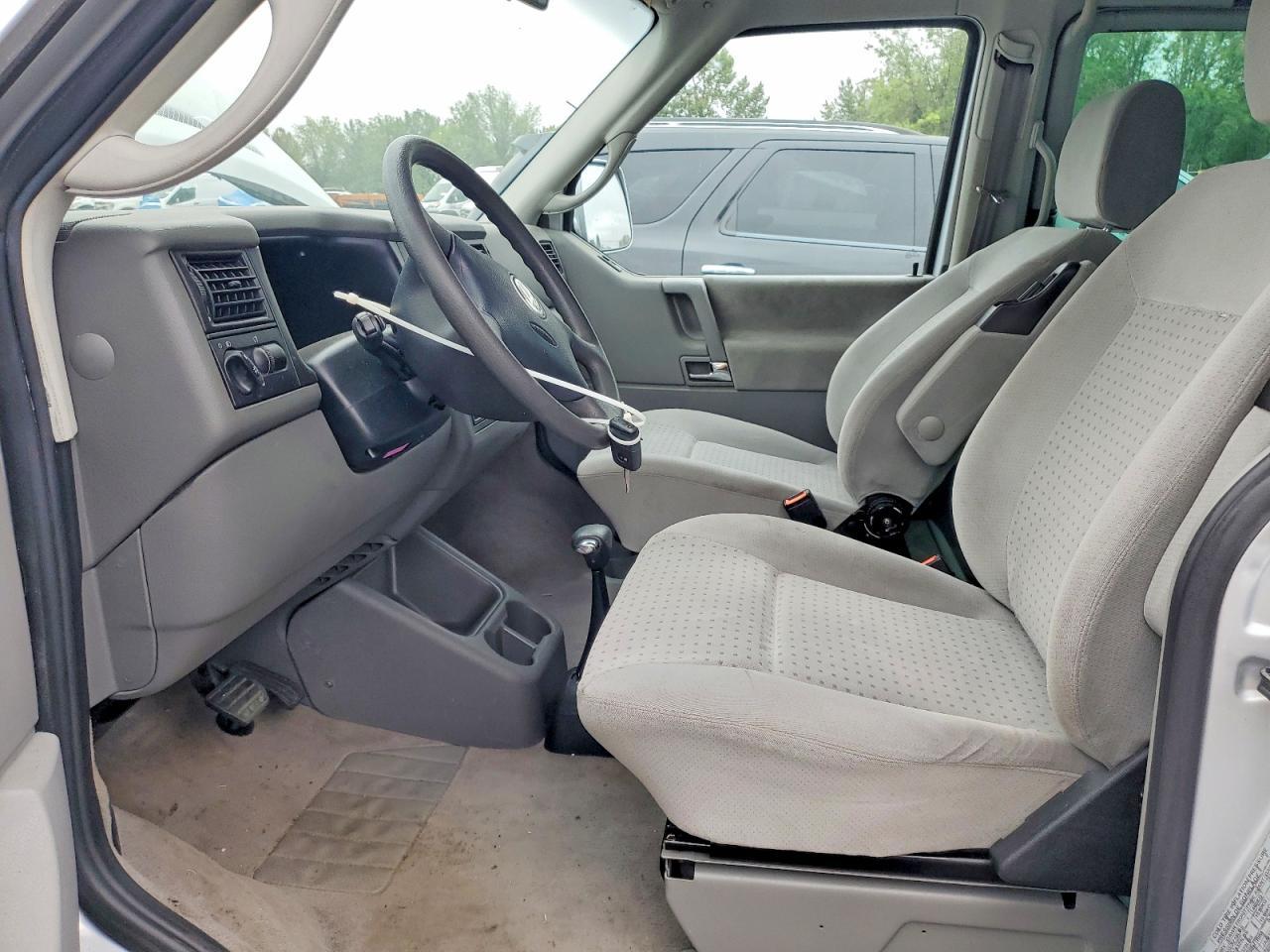 2003 Volkswagen Eurovan Gls - Фото 7