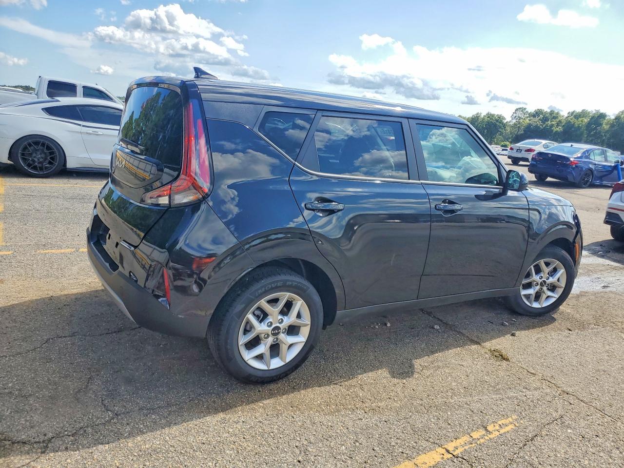 2025 Kia Soul Lx - Фото 3