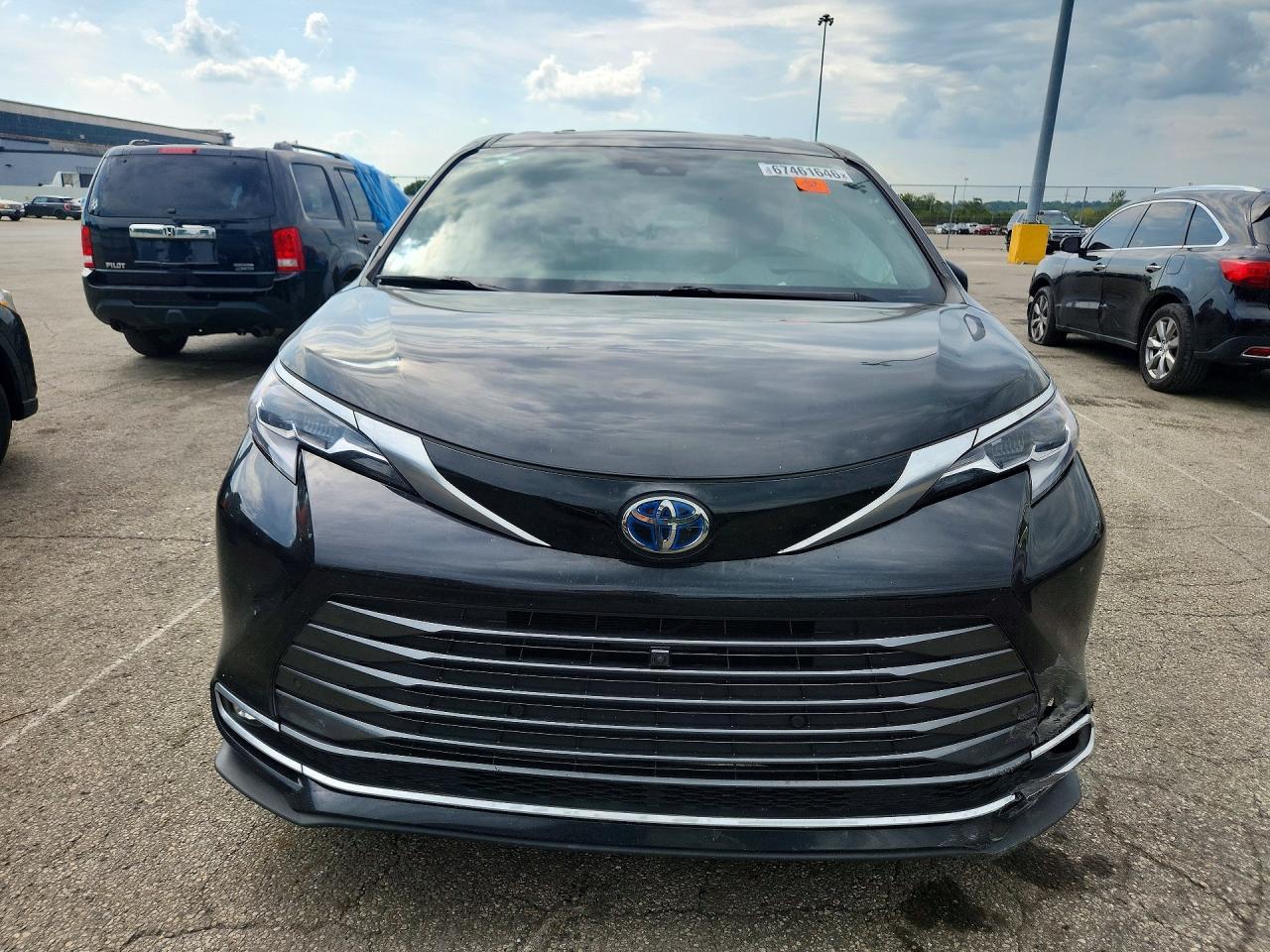 2022 Toyota Sienna Platinum 7-Passenger - Фото 5