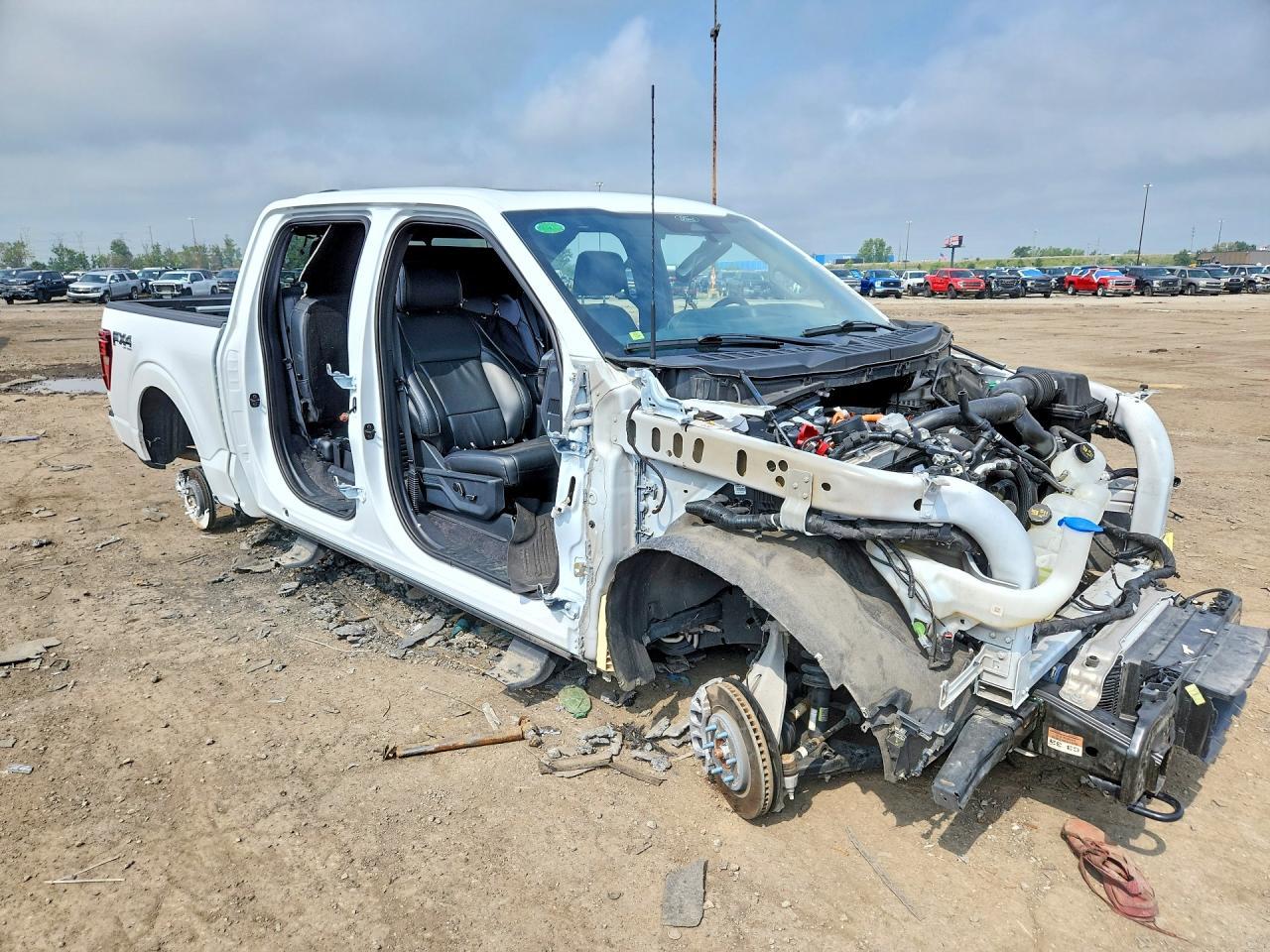 2025 Ford F150 Lariat - Фото 4