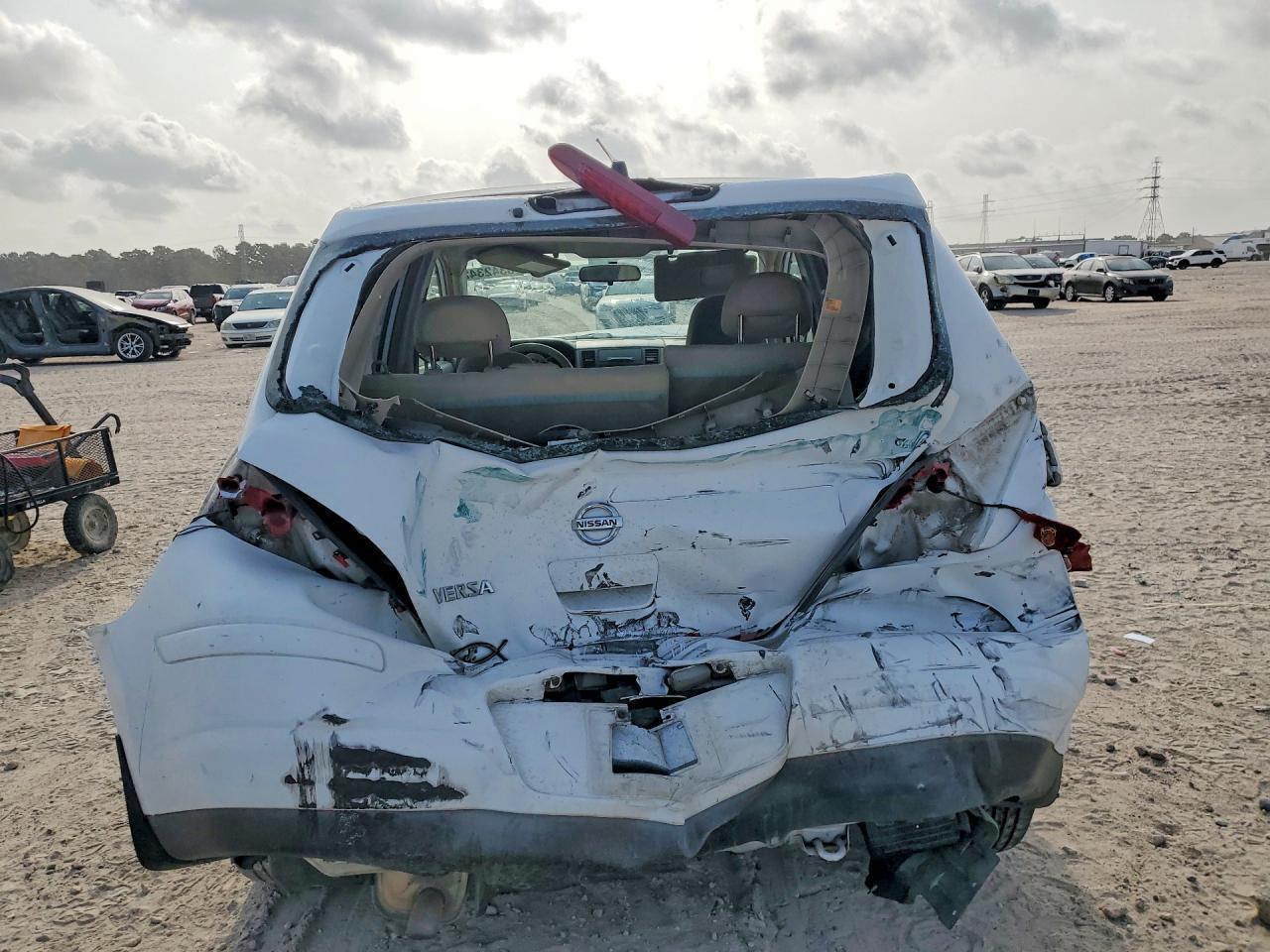 2009 Nissan Versa 1.8 S - Image 6