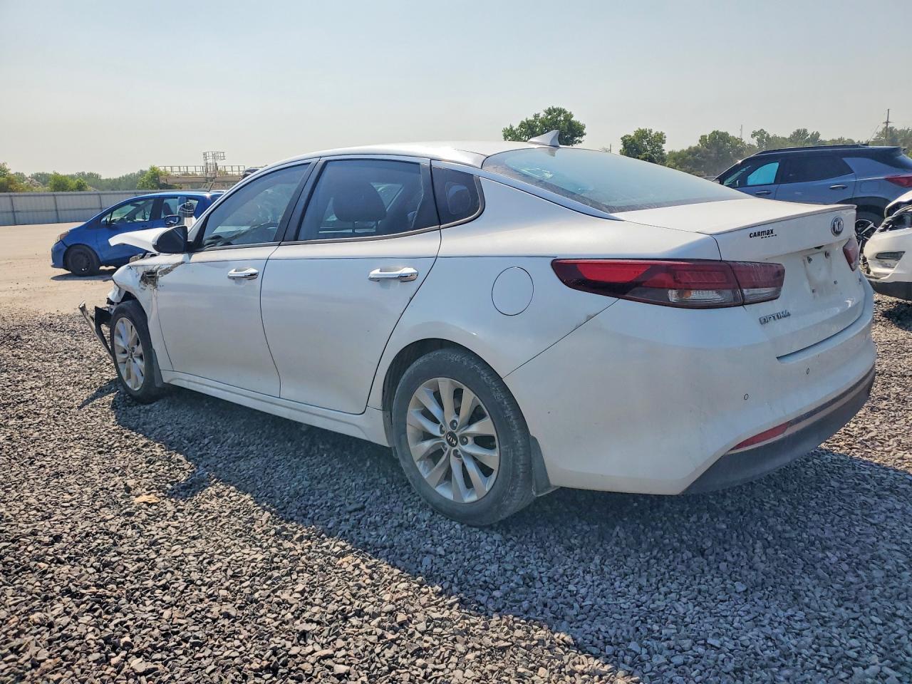 2018 Kia Optima S - Фото 2