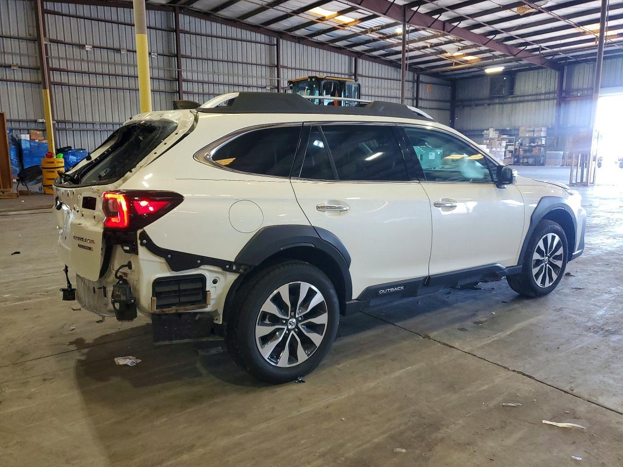 2025 Subaru Outback Touring - Image 3