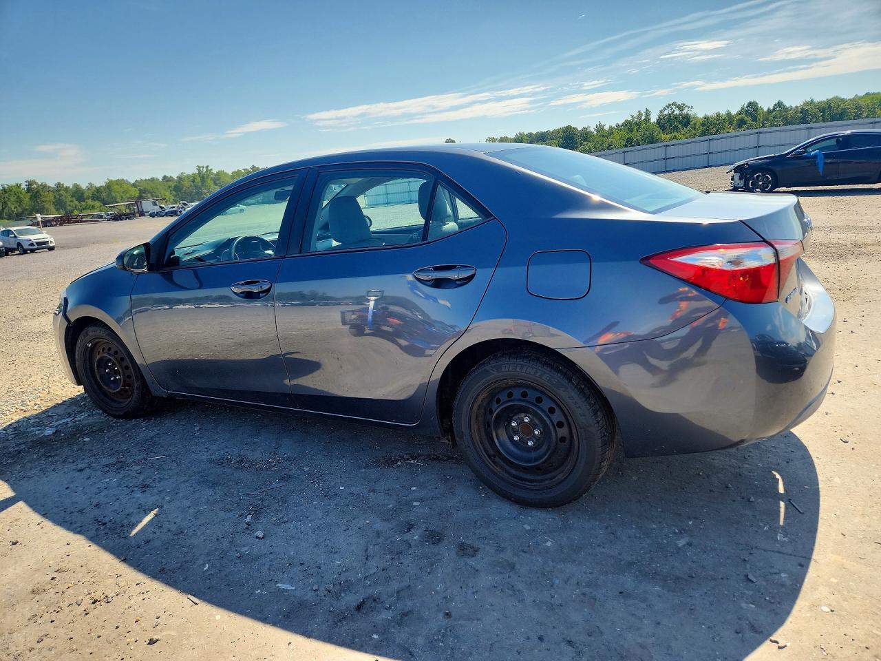 2016 Toyota Corolla Le - Фото 2