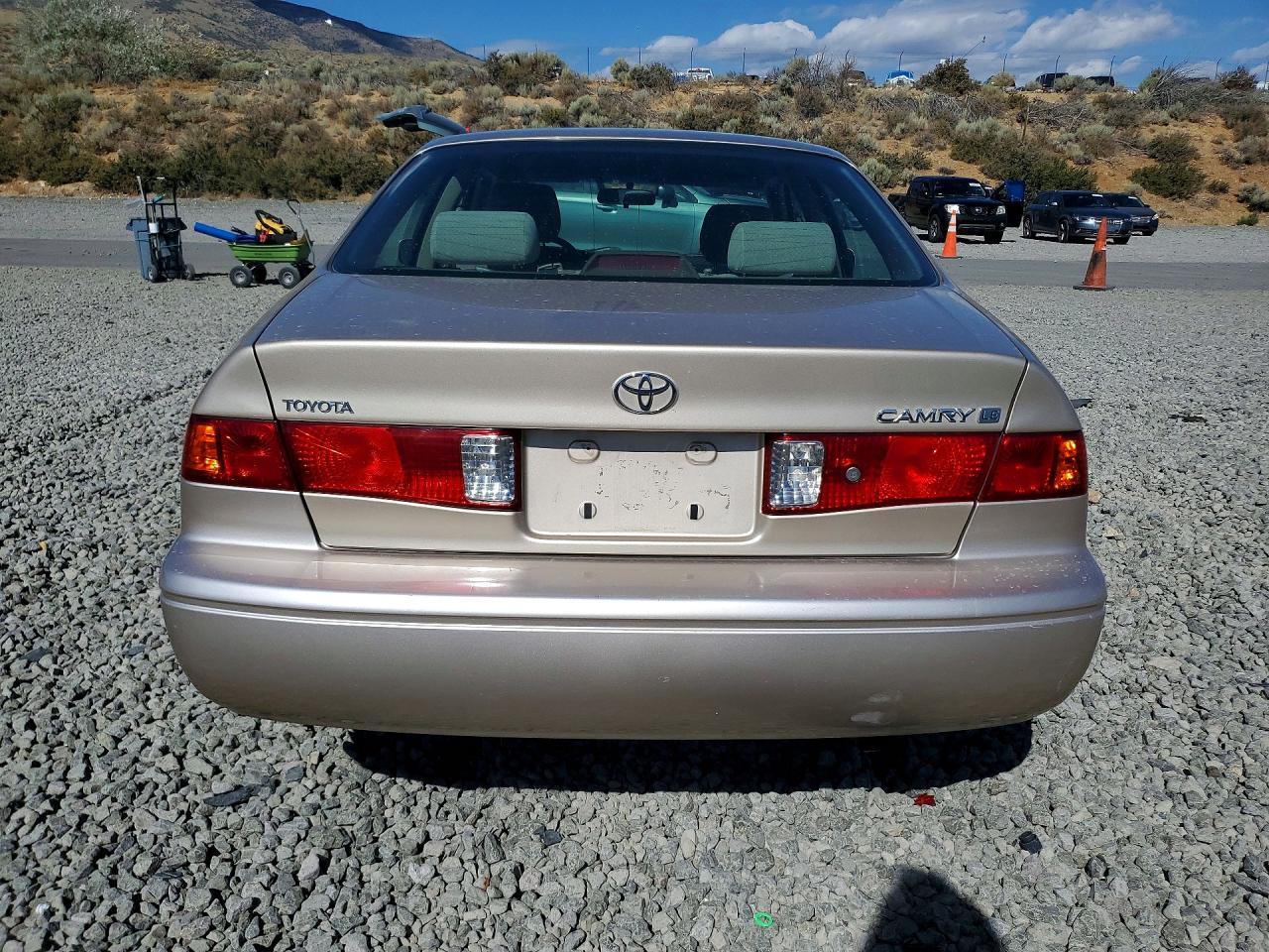 2000 Toyota Camry Le - Image 6