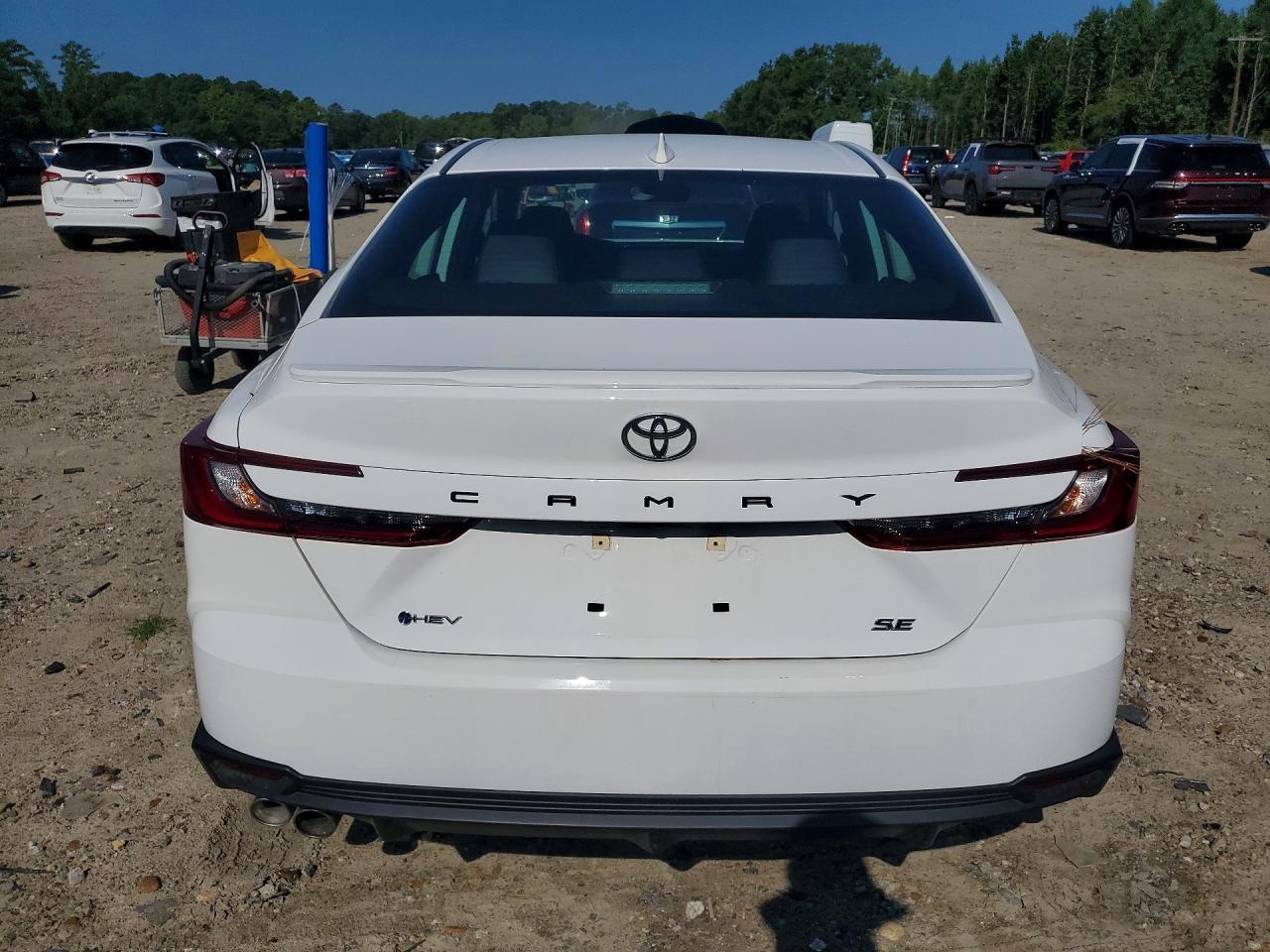 2025 Toyota Camry Se - Image 6