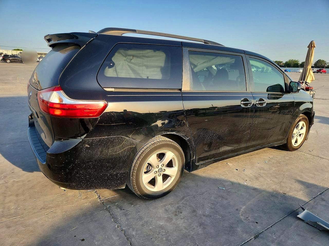 2019 Toyota Sienna Le - Фото 3
