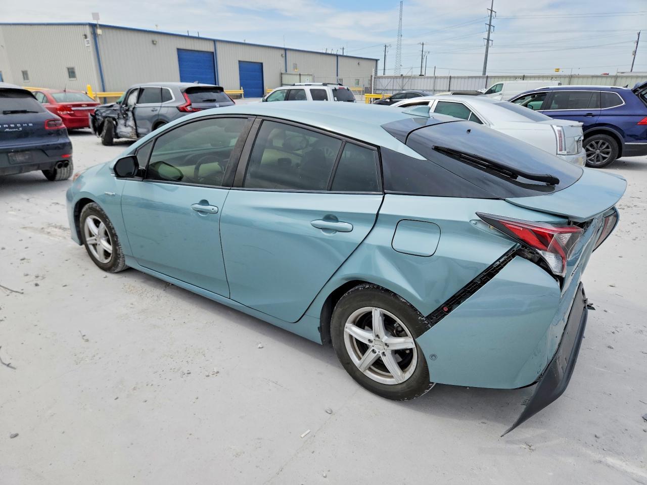 2017 Toyota Prius Two - Фото 2