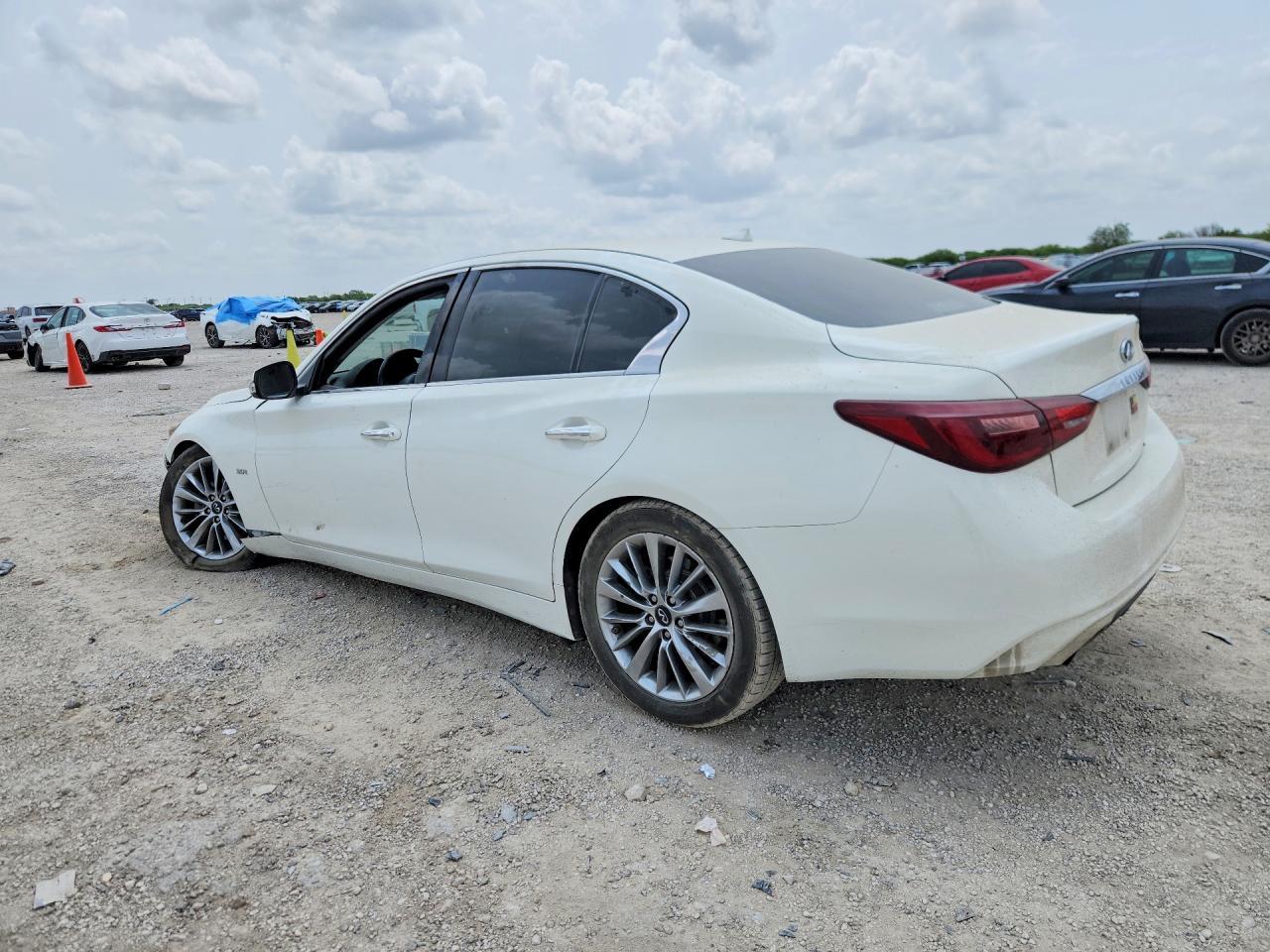 2018 Infiniti Q50 3.0T Luxe - Image 2