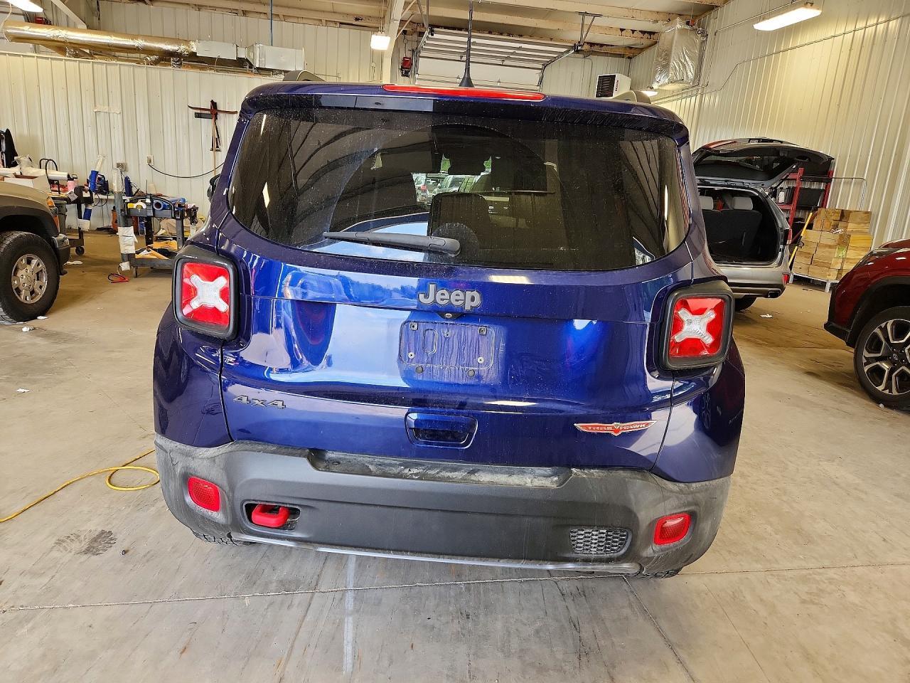 2019 Jeep Renegade Trailhawk - Image 6