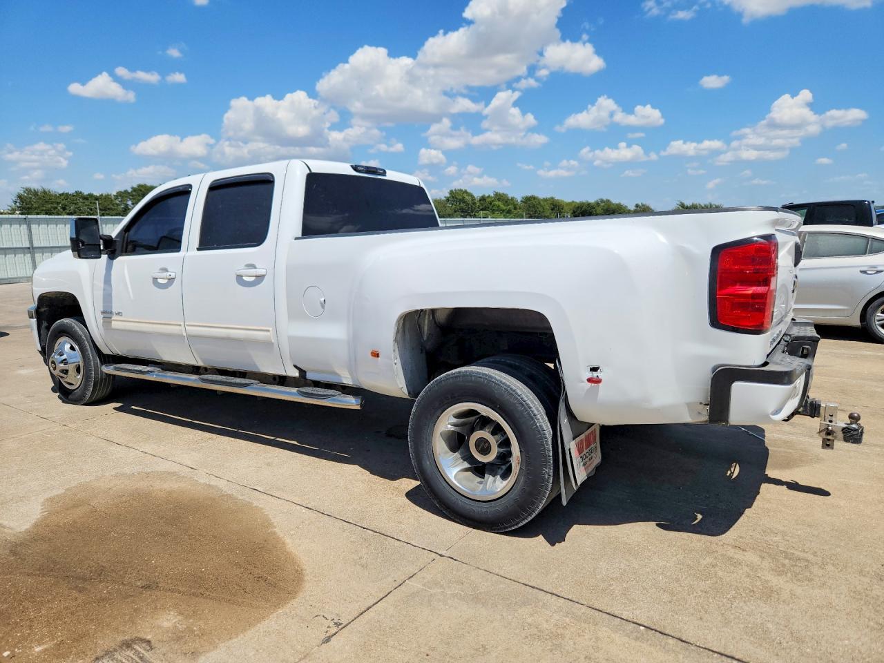 2011 Chevrolet Silverado K3500 Ltz - Image 2