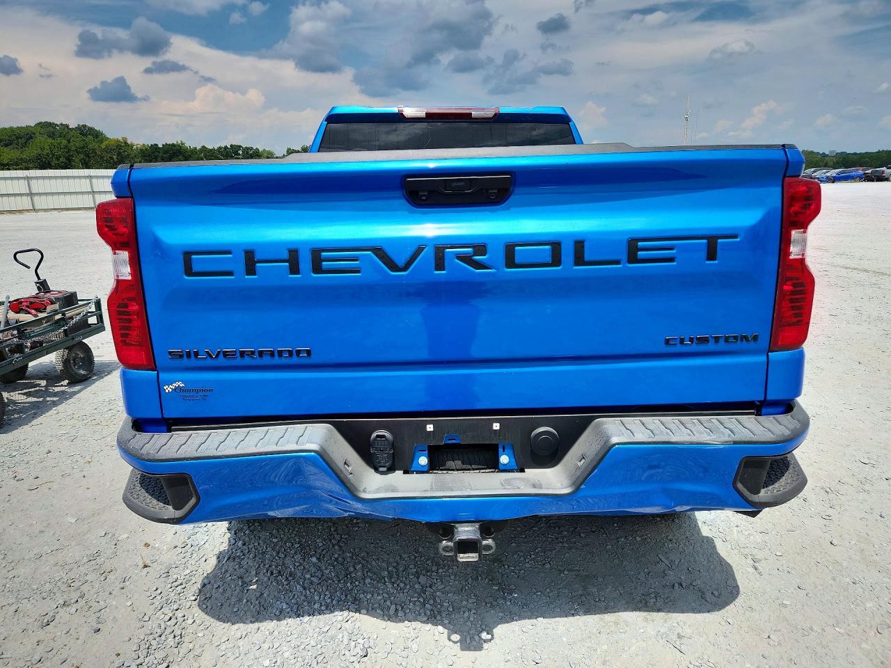 2026 Chevrolet Silverado K1500 Custom - Image 6