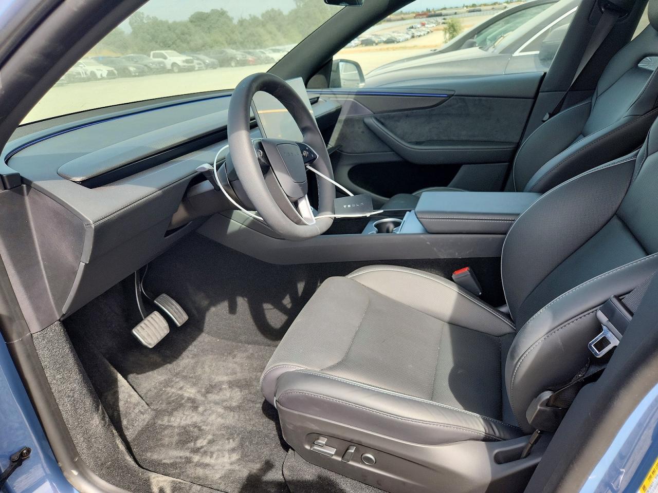 2026 Tesla Model Y - Фото 7