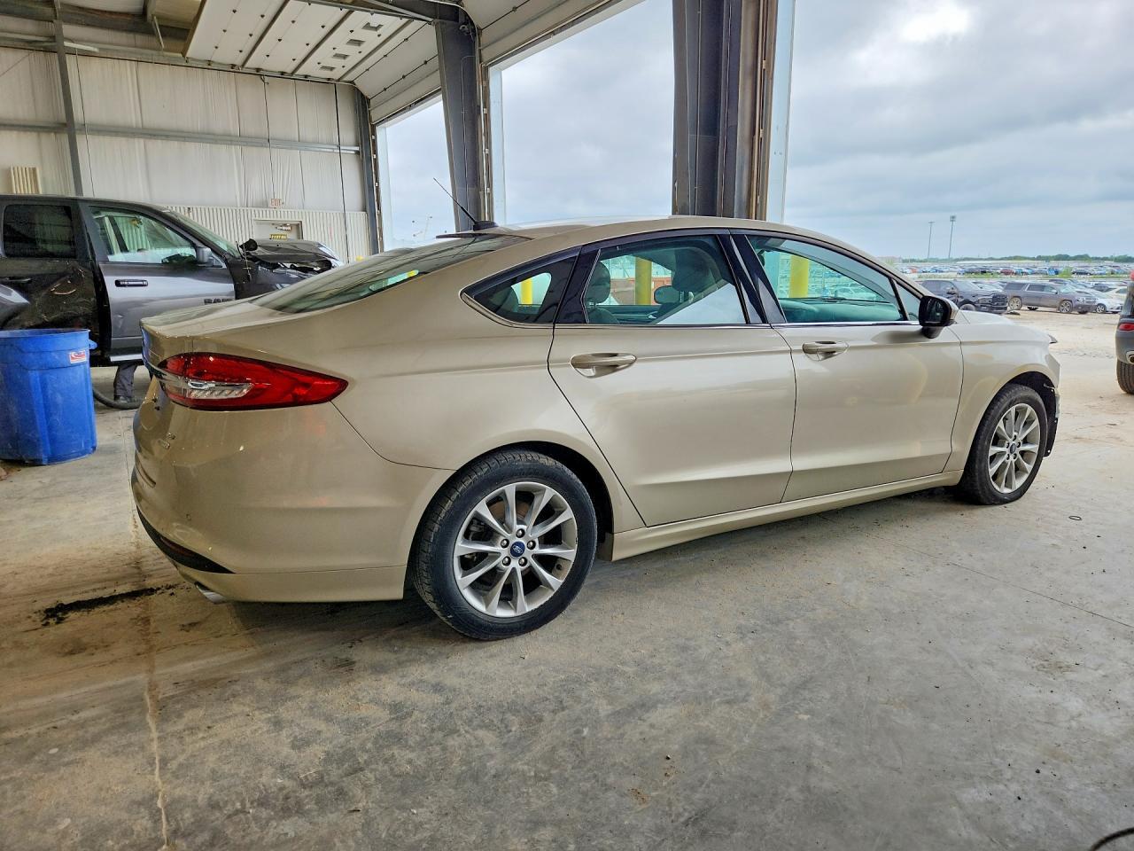 2017 Ford Fusion Se - Image 3