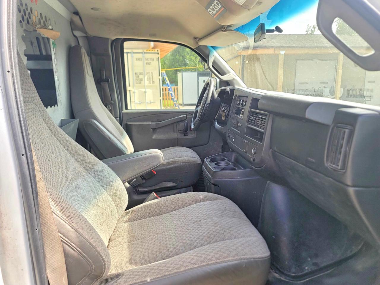 2017 GMC Savana G2500 - Image 5