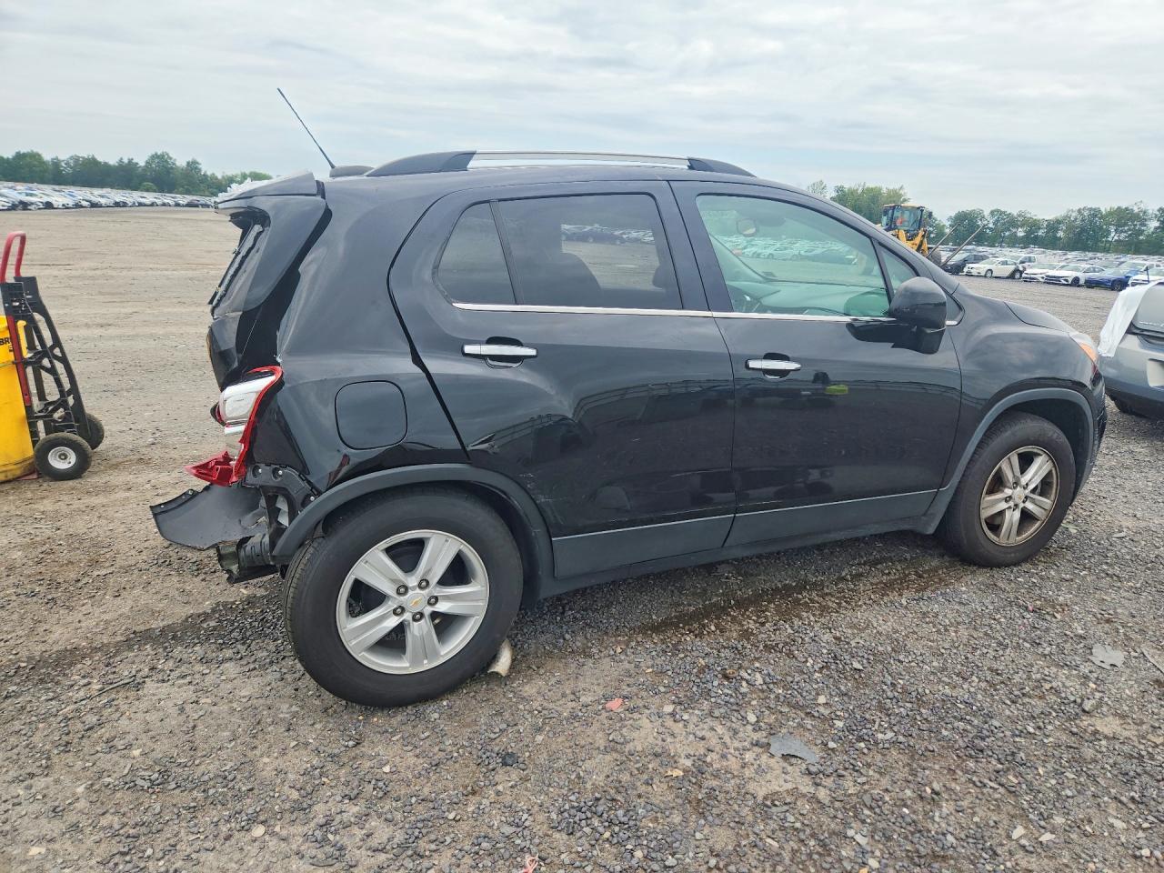 2019 Chevrolet Trax 1Lt - Image 3