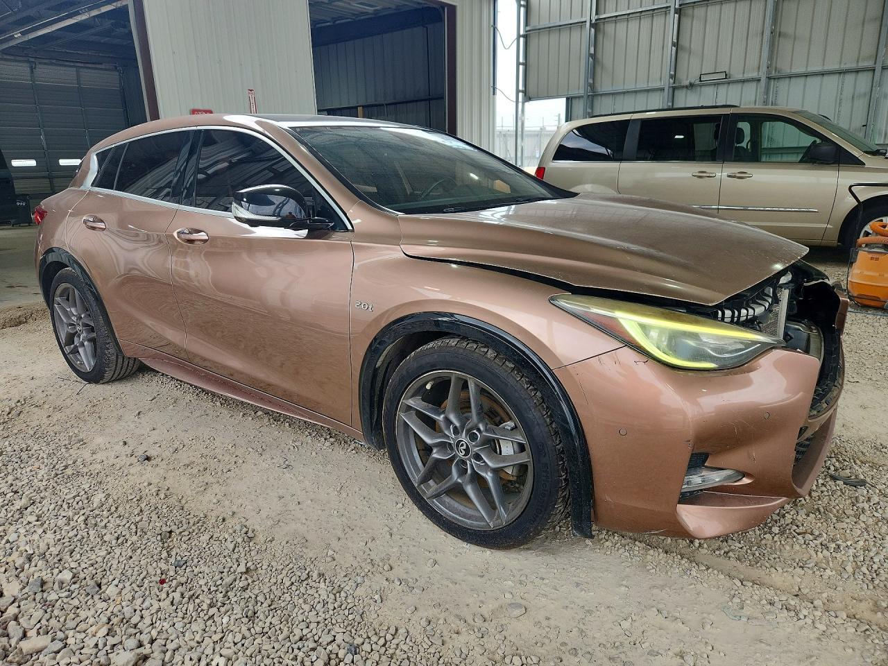 2017 Infiniti Qx30 Base - Image 4