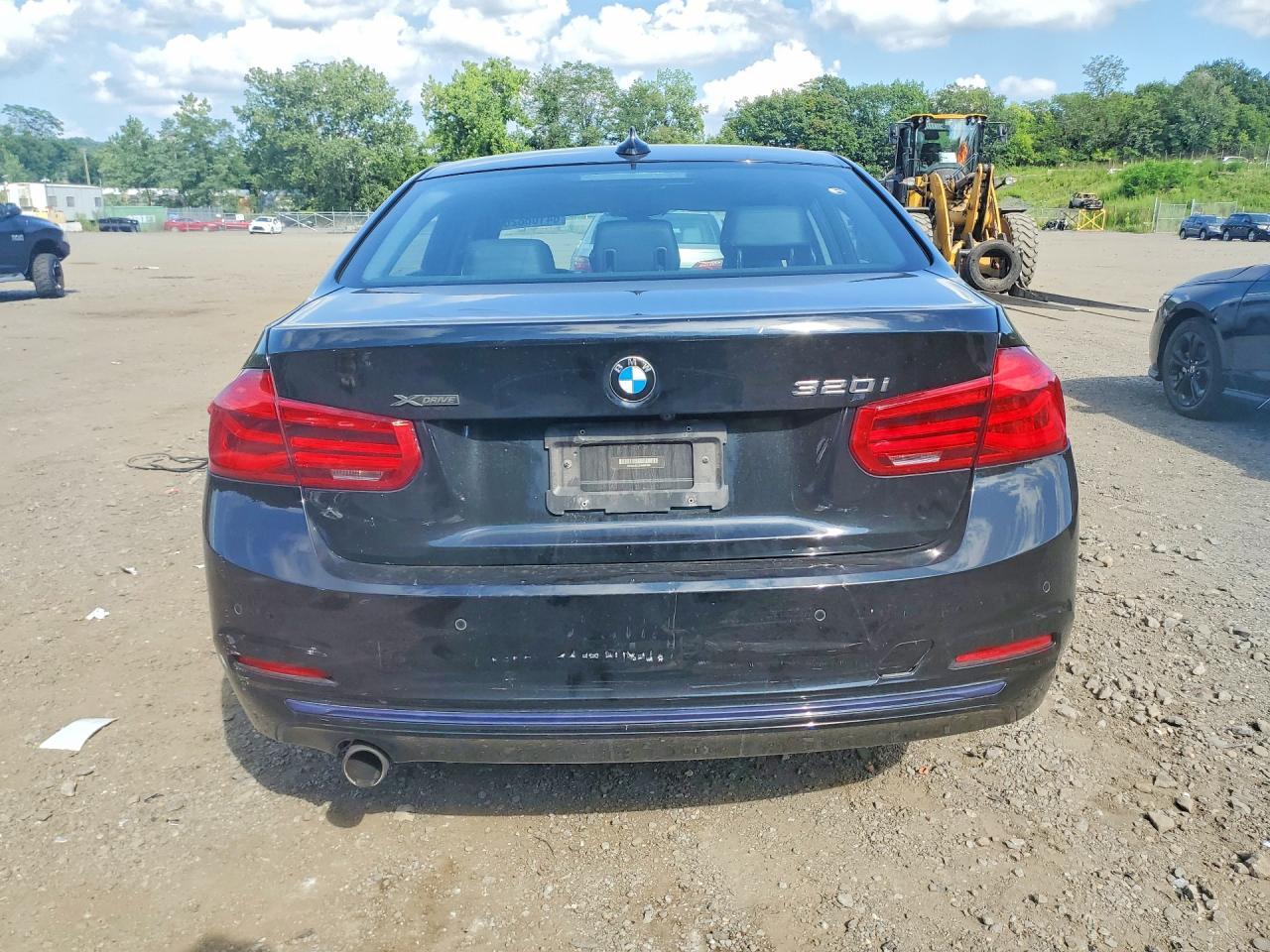 2017 BMW 320 Xi - Фото 6