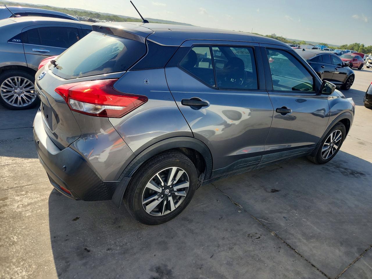 2020 Nissan Kicks S - Фото 3