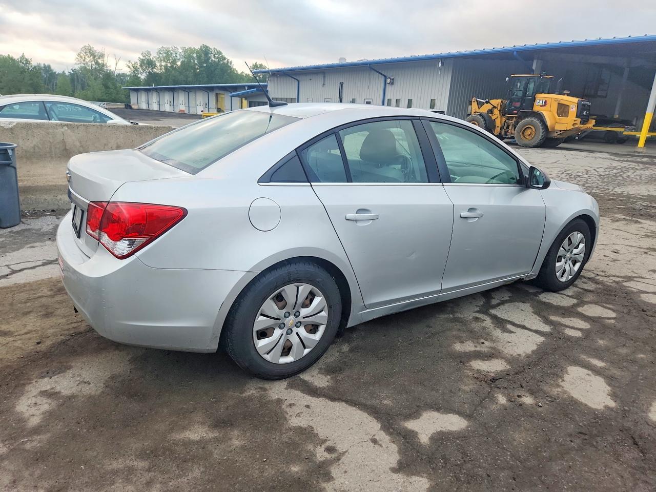 2012 Chevrolet Cruze Ls - Image 3