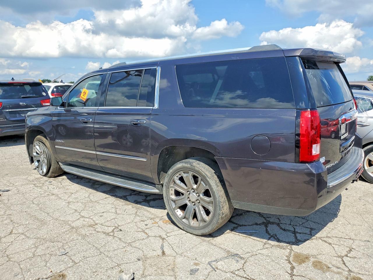 2016 GMC Yukon Xl Denali - Фото 2