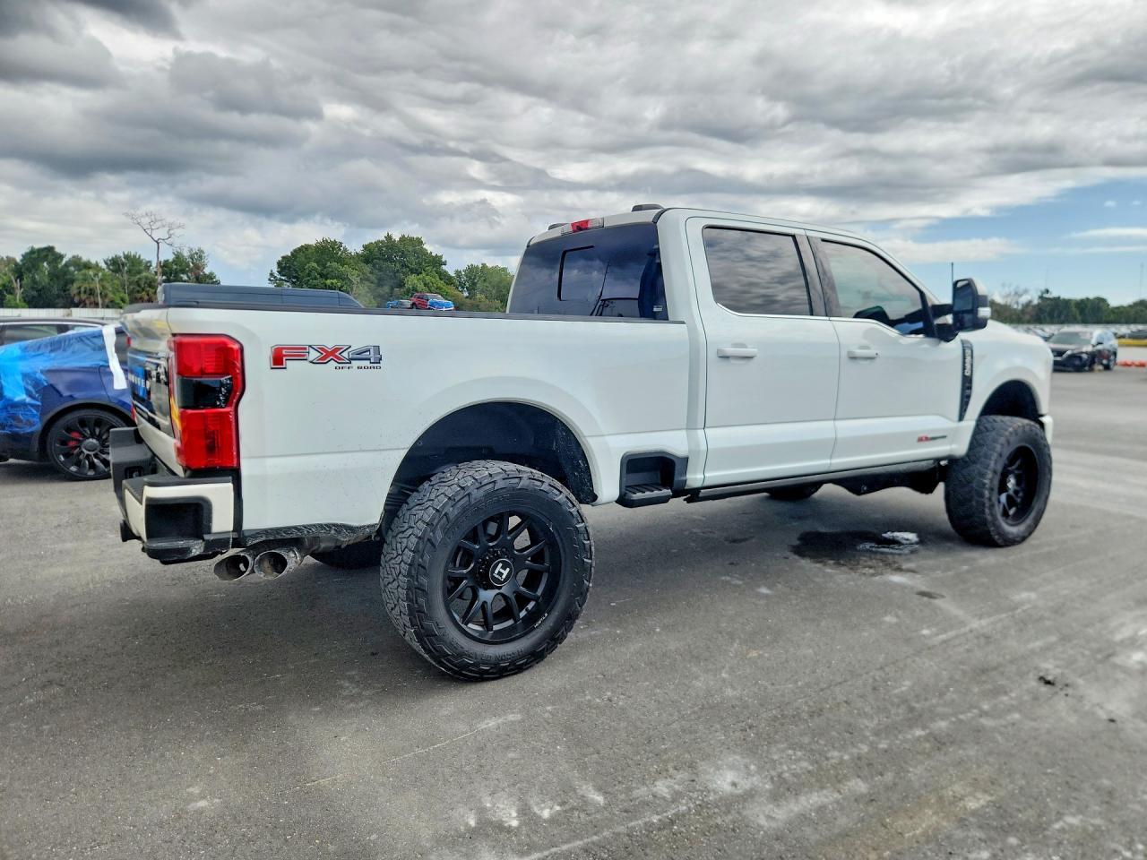 2024 Ford F250 Super Duty - Image 3