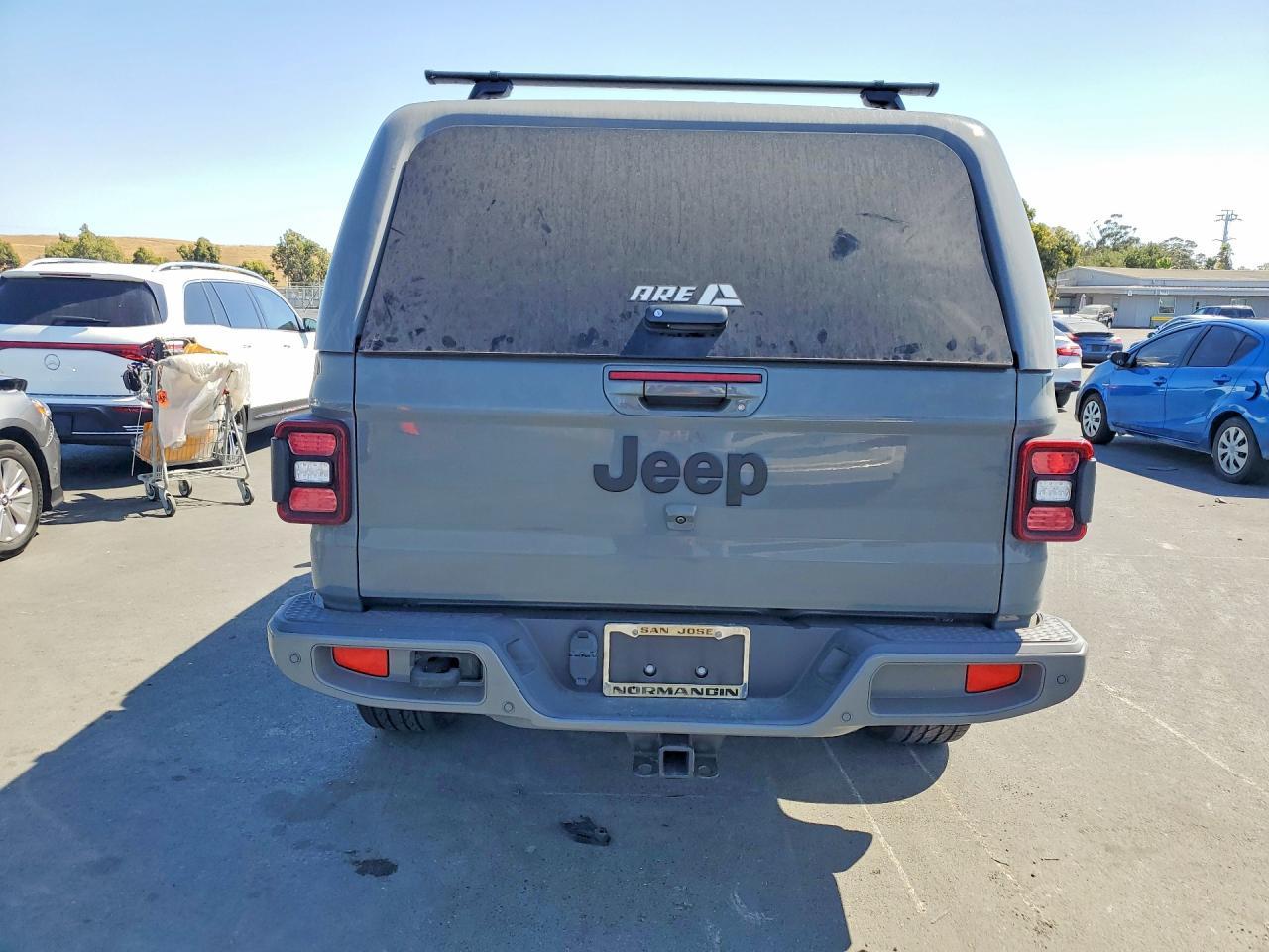 2022 Jeep Gladiator Overland - Image 6