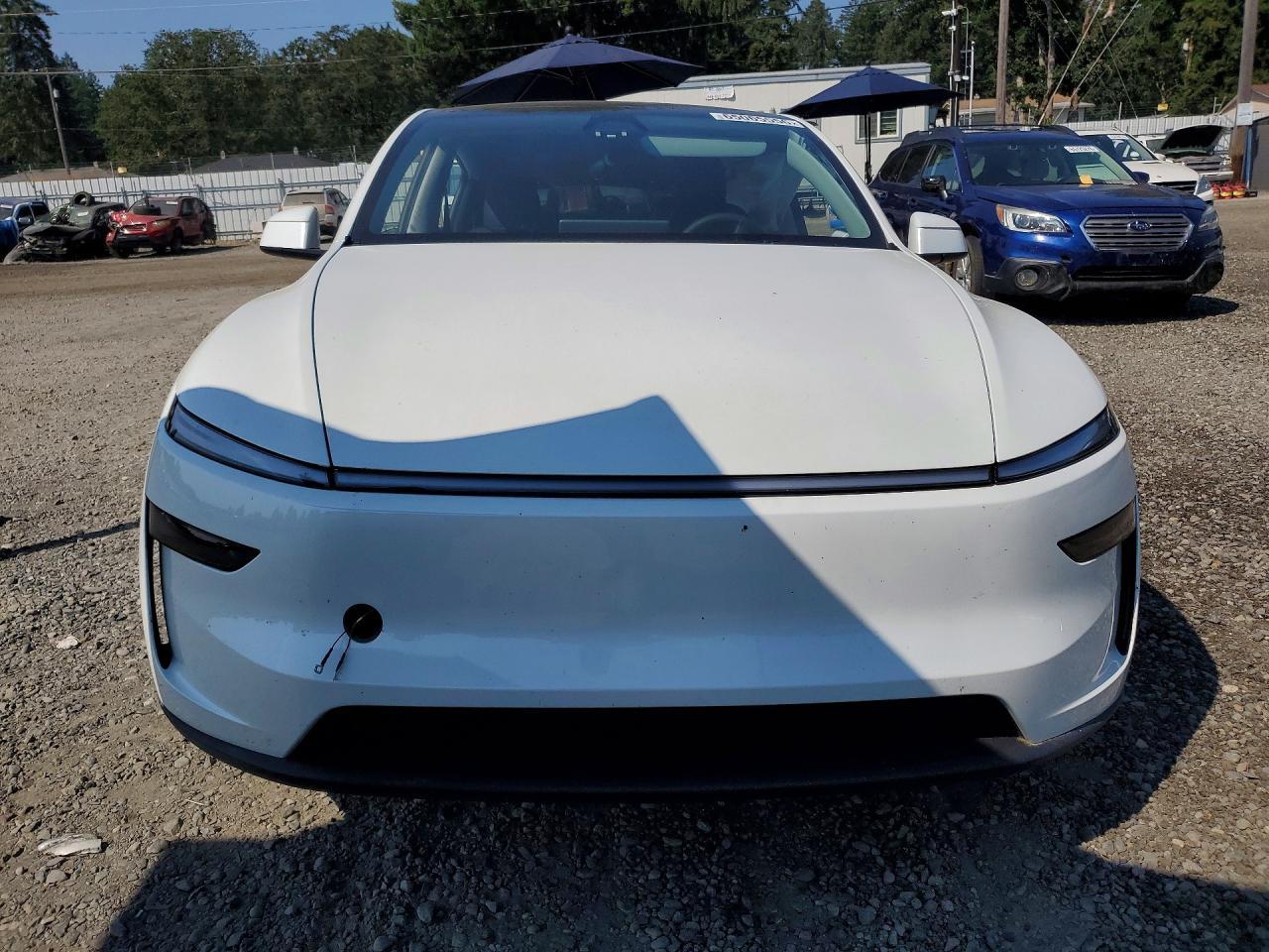 2026 Tesla Model Y - Фото 5
