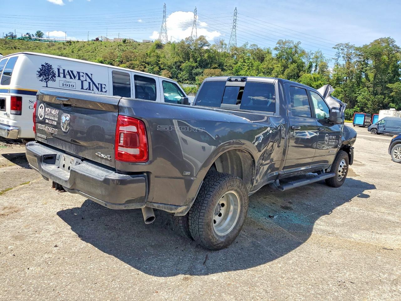 2023 Ram 3500 Big Horn - Фото 3