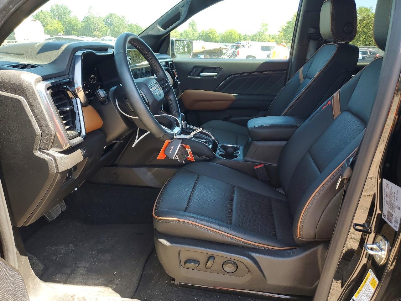 2025 GMC Canyon At4 - Фото 7