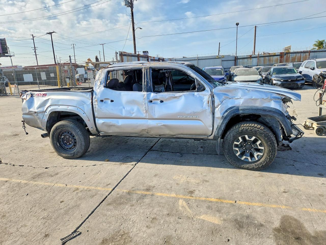 2017 Toyota Tacoma Trd Off-Road - Image 4
