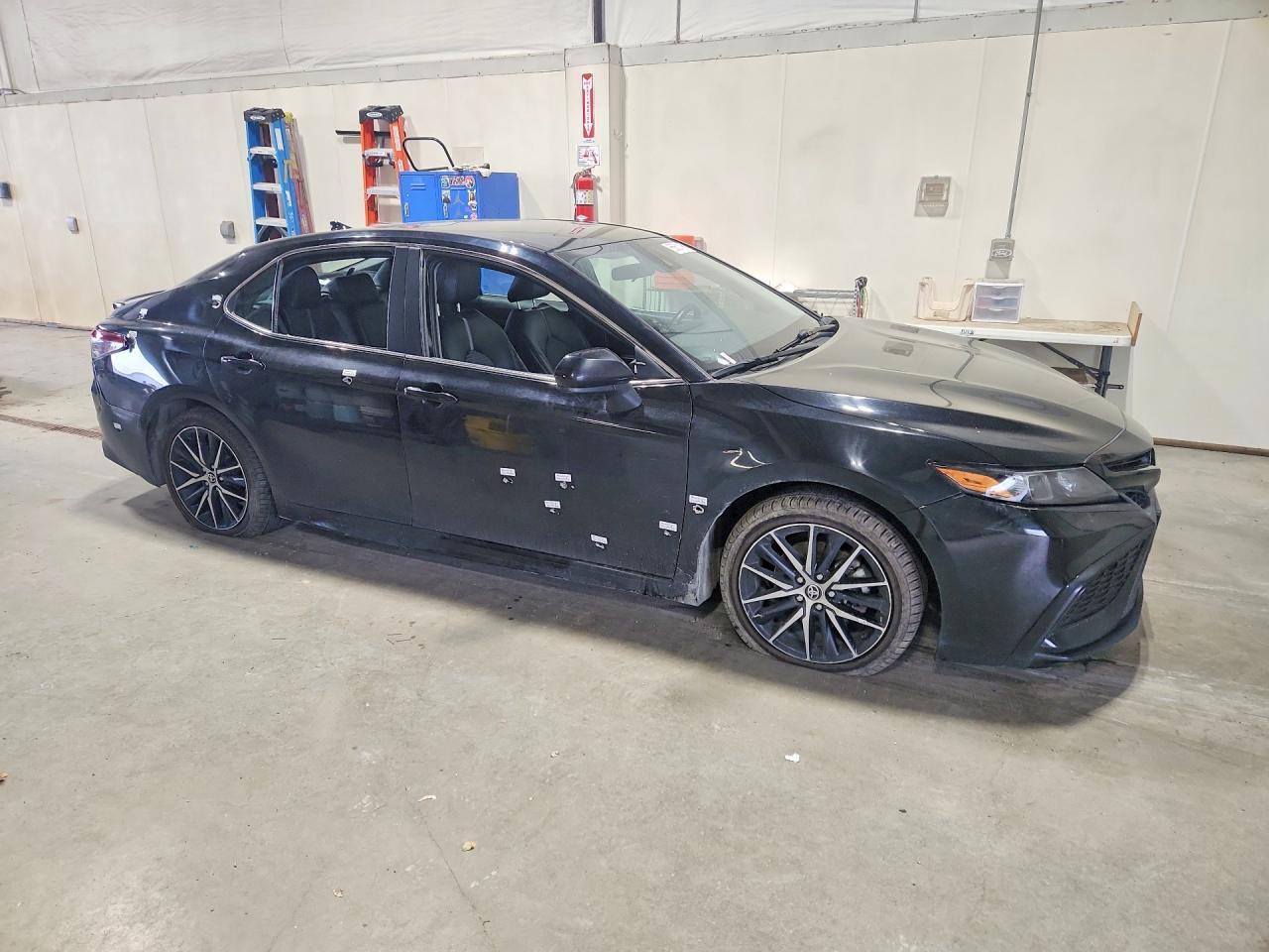 2021 Toyota Camry Se - Фото 4