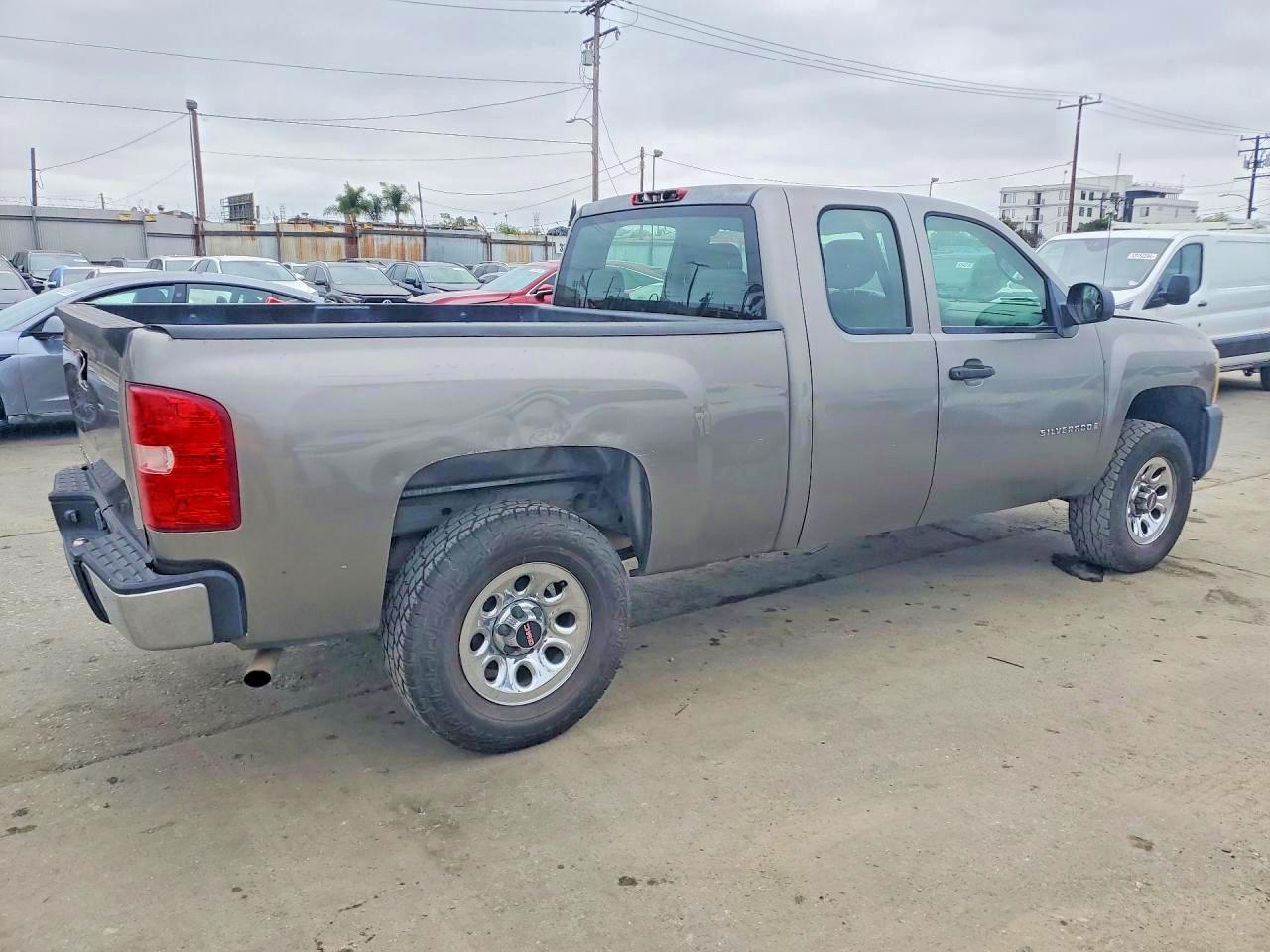 2008 Chevrolet Silverado C1500 - Image 3