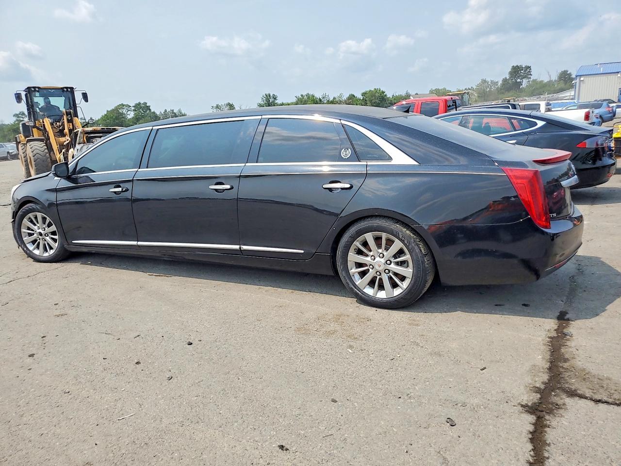 2015 Cadillac Xts Limousine - Фото 2