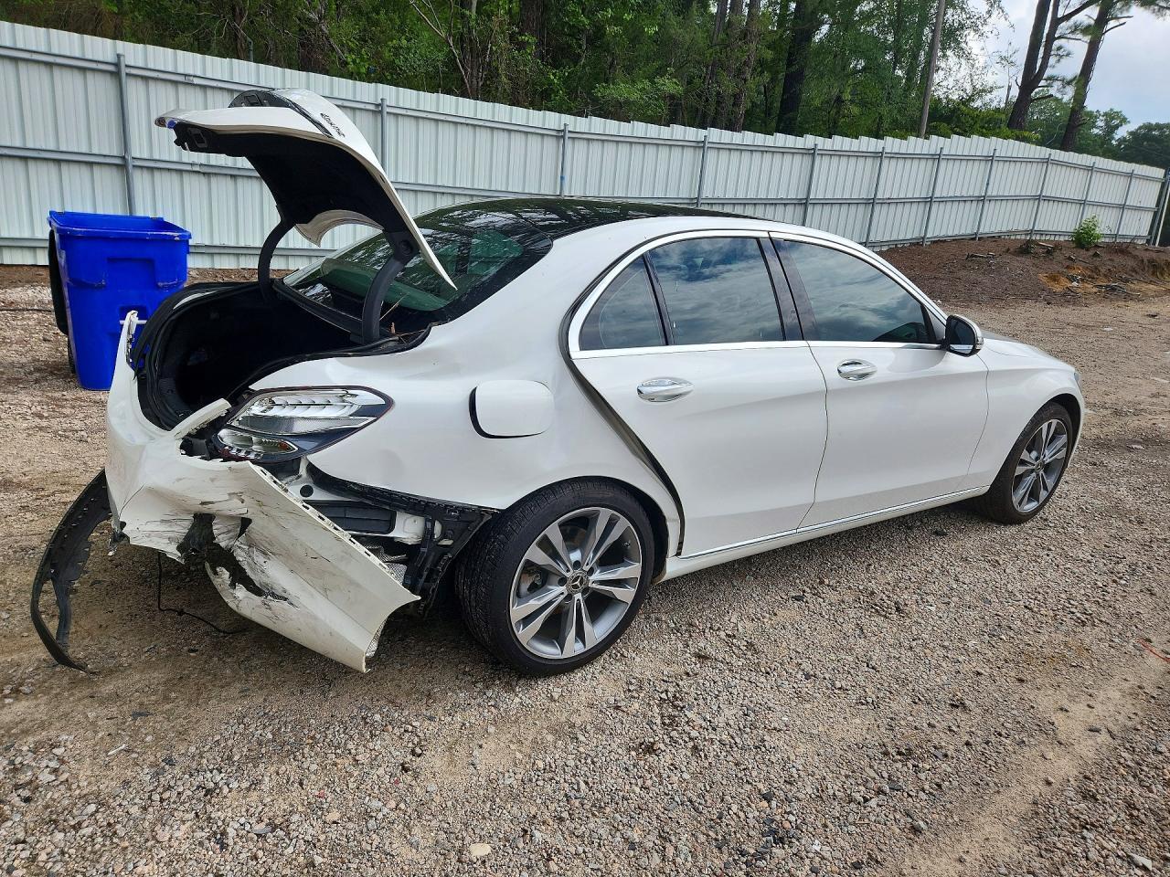 2017 Mercedes-Benz C 300 4Matic - Фото 3