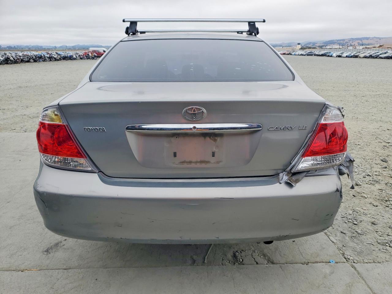 2005 Toyota Camry Le - Image 6