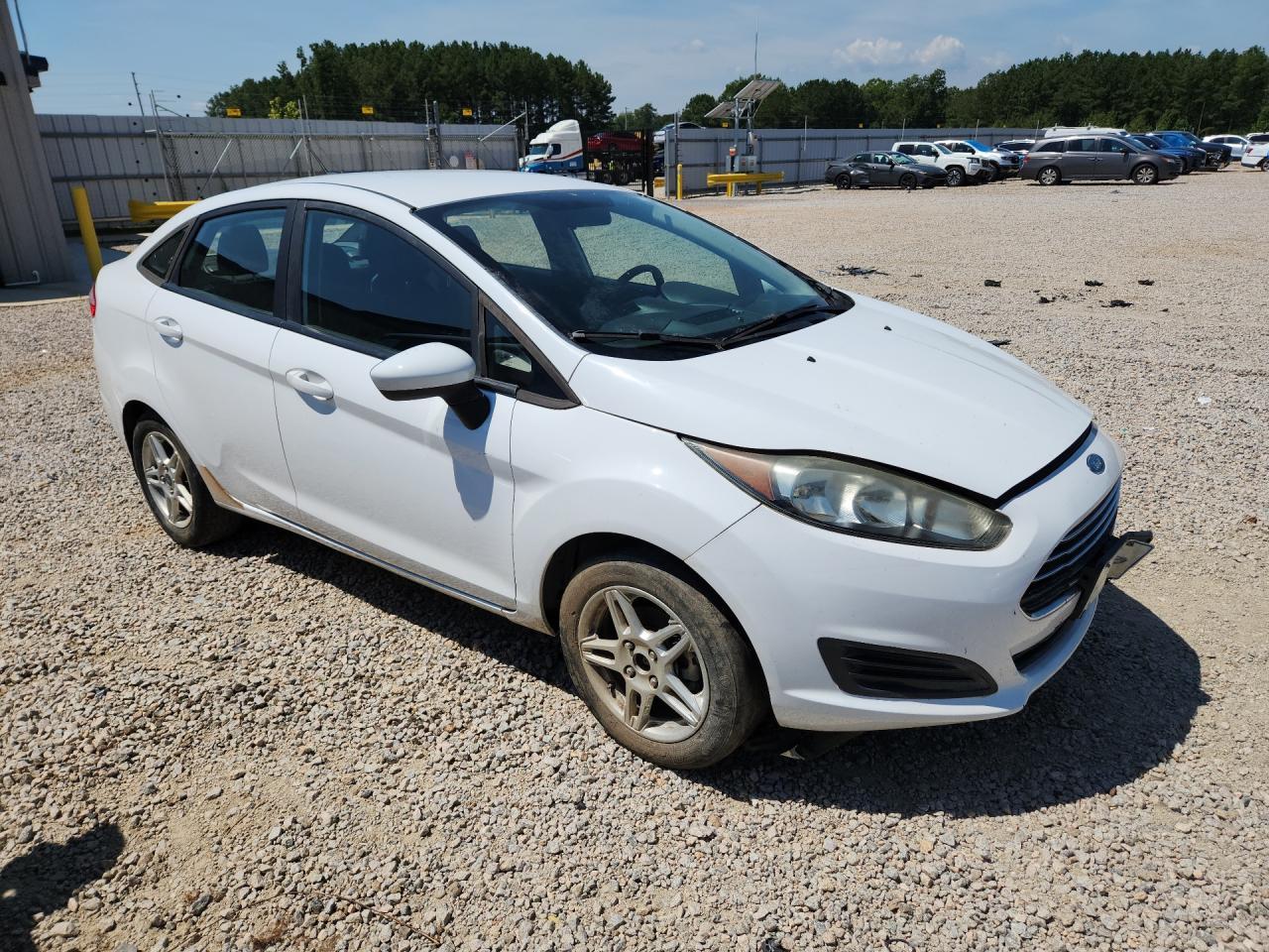 2017 Ford Fiesta Se - Фото 4