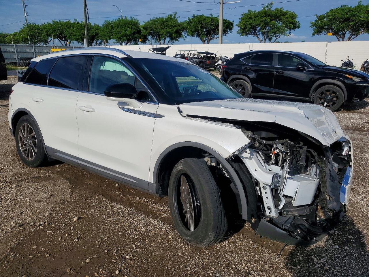 2020 Lincoln Corsair - Image 4