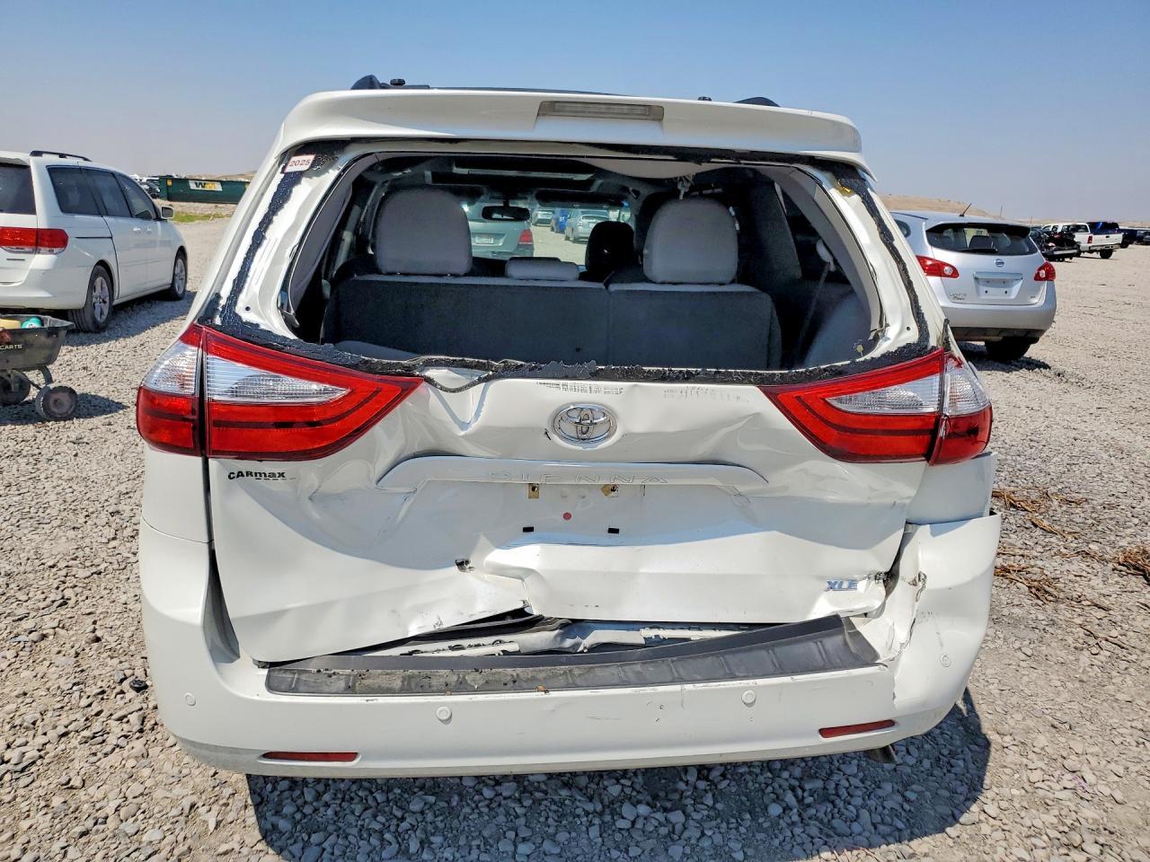 2016 Toyota Sienna Xle Premium 8-Passenger - Фото 6