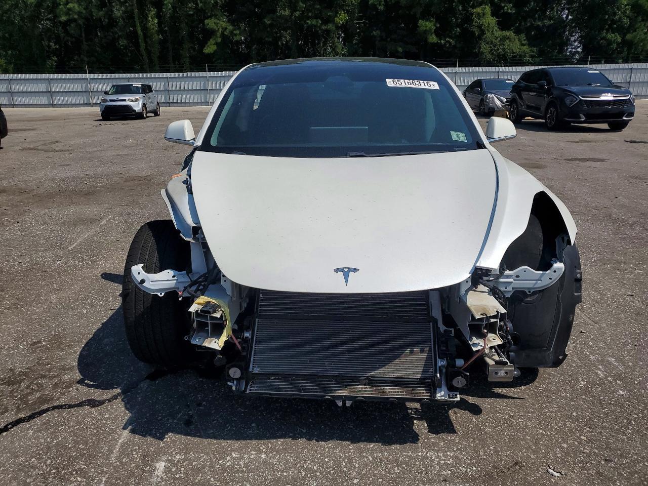 2020 Tesla Model 3 - Фото 5