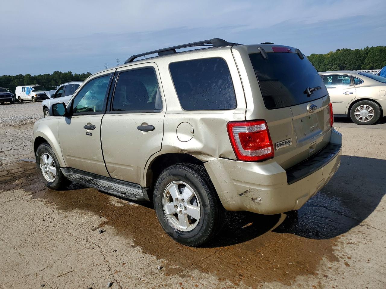 2010 Ford Escape Xlt - Фото 2
