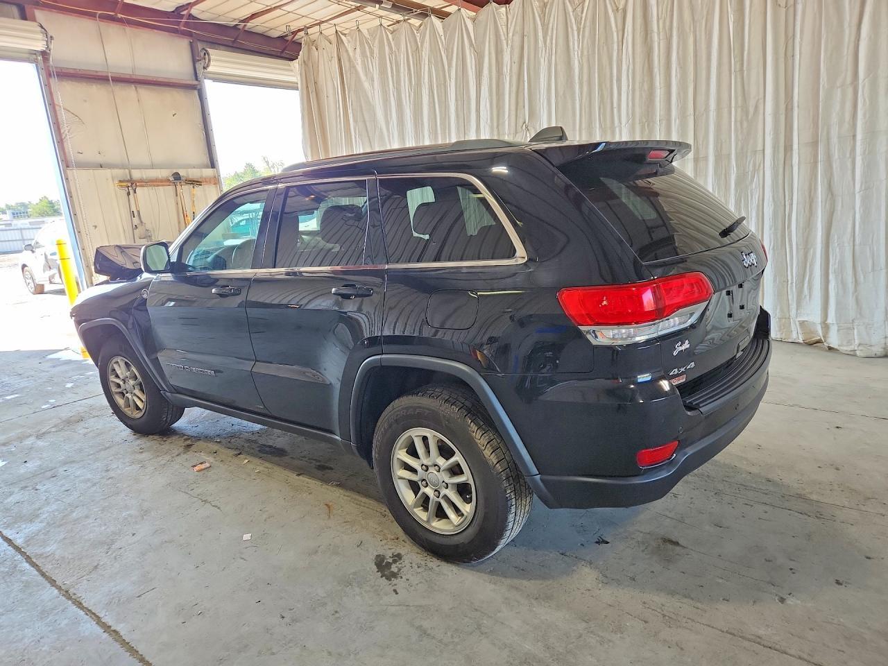 2019 Jeep Grand Cherokee Laredo - Image 2